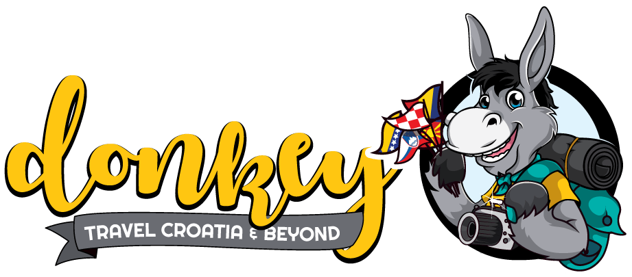 Graphic Transparent Download Backpack On Hook Clipart - Cartoon - Png Download (1000x500), Png Download