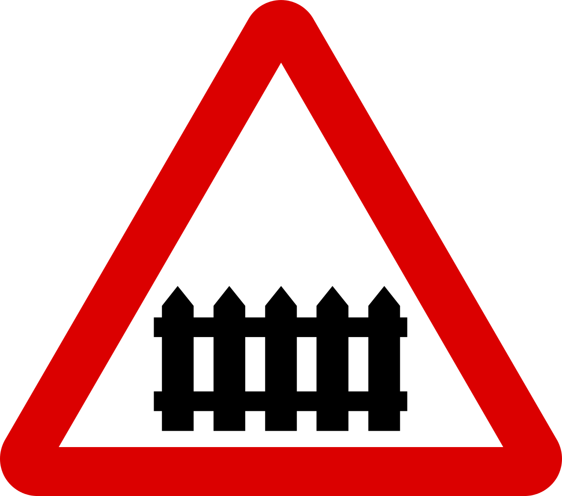 Singapore Road Signs - Road Sign With 10% Clipart (871x768), Png Download