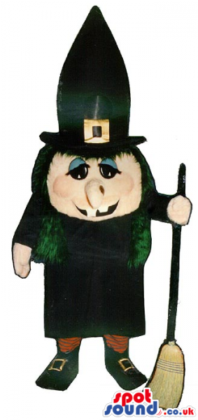Halloween Witch Mascot With A Clipart (600x600), Png Download