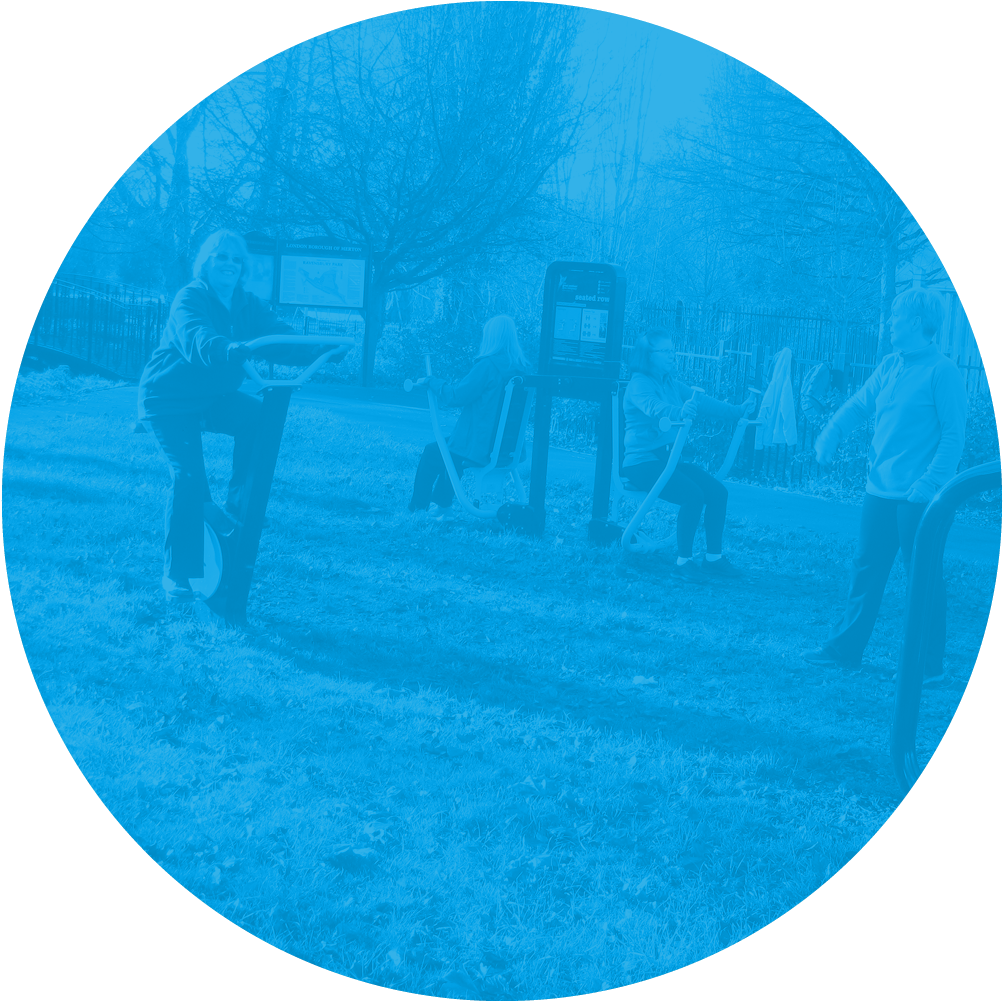 Silhouette Clipart Tea Socializing Friends Png Png - Circle Transparent Png (1010x1010), Png Download