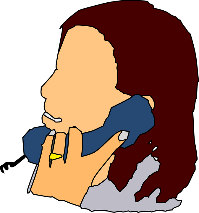 Mom Clipart Read - Cartoon Mom On Phone - Png Download (673x720), Png Download