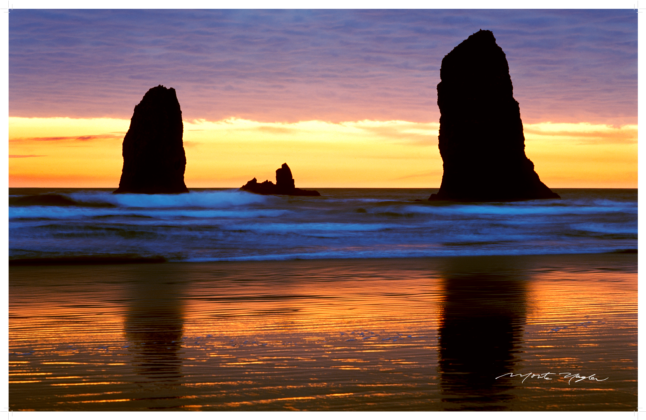 Haystack Rock Beach Shore Sunrise Sunset - Haystack Rock Clipart (2083x2179), Png Download